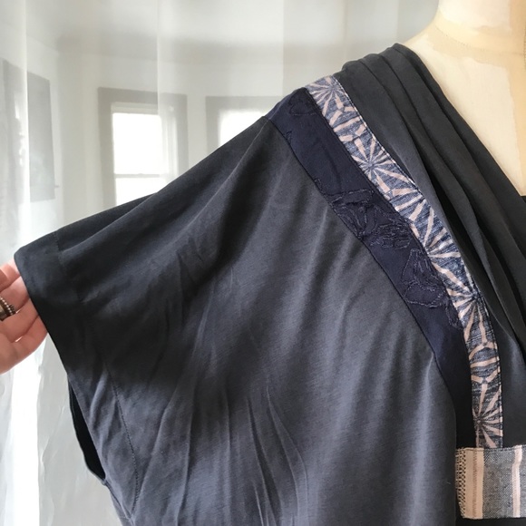 🛍Anthropologie Super Soft Embroidered Top! - Picture 2 of 5